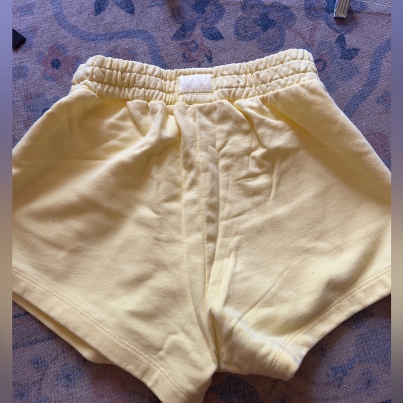 Daily drills lemonade crewneck and shorts set! Size XS/S - Picture 10 of 12